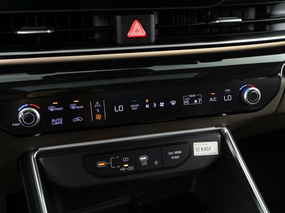 2025 Kia Carnival IV Рестайлинг, чёрный, 6949632 рублей - вид 20