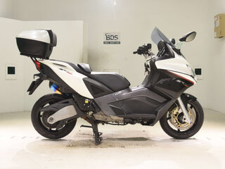2013 Aprilia SRV 850, белый, 650000 рублей, вид 2