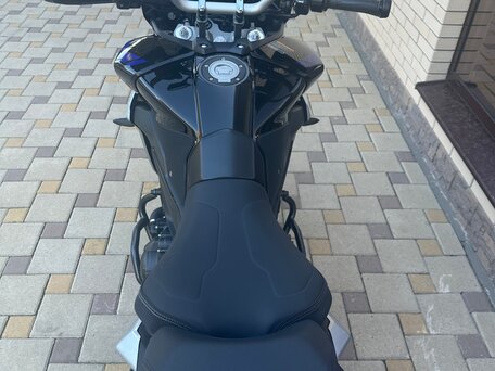 2018 Yamaha MT-09 Tracer (FJ-09), серебристый, 850000 рублей, вид 5