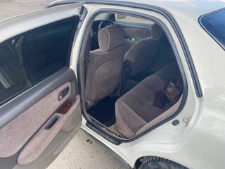 1996 Toyota Cresta V (X100), белый, 450000 рублей, вид 3