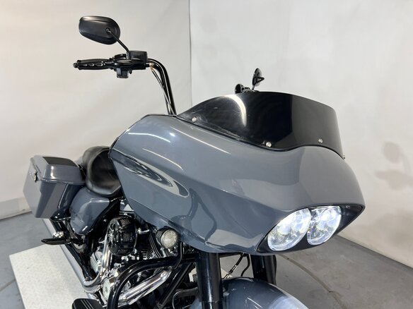 2012 Harley-Davidson Road Glide, серебристый, 760000 рублей - вид 4