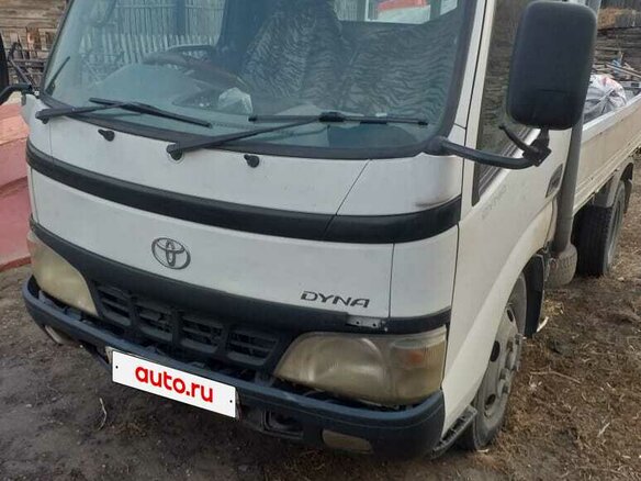 2002 Toyota Dyna, белый, 1600000 рублей - вид 2