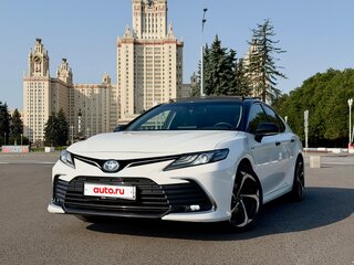 2022 Toyota Camry VIII (XV70) Рестайлинг, белый, 3450000 рублей, вид 2