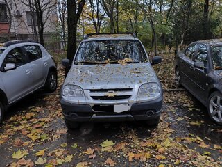 2012 Chevrolet Niva I Рестайлинг, серебристый, 360000 рублей, вид 1