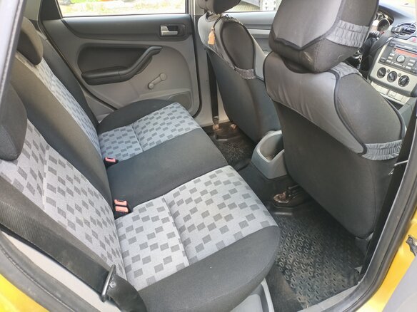 2008 Ford Focus II Рестайлинг, жёлтый, 370000 рублей - вид 17