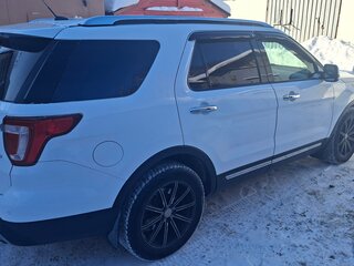 2016 Ford Explorer V Рестайлинг, белый, 2170000 рублей, вид 3