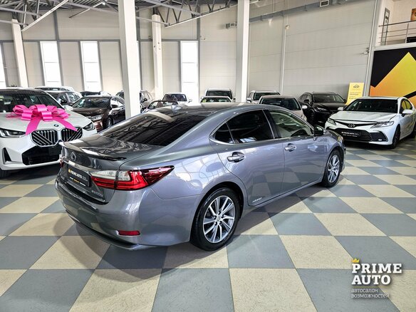 2015 Lexus ES 300h VI Рестайлинг, серый, 2749000 рублей - вид 4