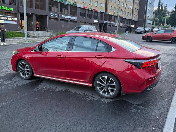 2023 Omoda S5, красный, 1430000 рублей - вид 3
