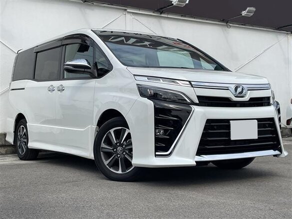 2021 Toyota Voxy III (R80) Рестайлинг, белый, 1790000 рублей - вид 2