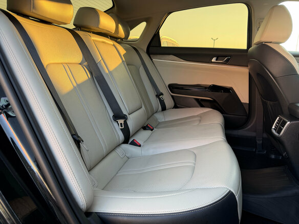 2020 Kia K5 III, чёрный, 2220000 рублей - вид 17