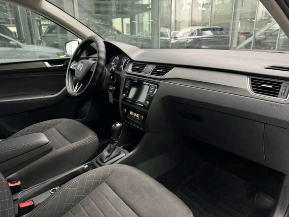 2019 Skoda Rapid I Рестайлинг, белый, 1350000 рублей - вид 7