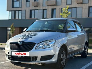 2013 Skoda Fabia II Рестайлинг, серебристый, 500000 рублей, вид 1