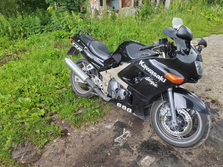 1995 Kawasaki ZZR 600, чёрный, 215000 рублей, вид 3