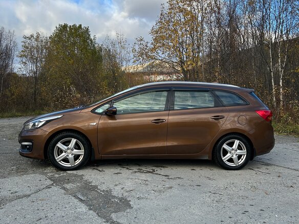 2017 Kia Ceed II Рестайлинг, коричневый, 1050000 рублей - вид 4