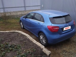 2013 Mercedes-Benz A-Класс 200 III (W176), голубой, 1200000 рублей, вид 3