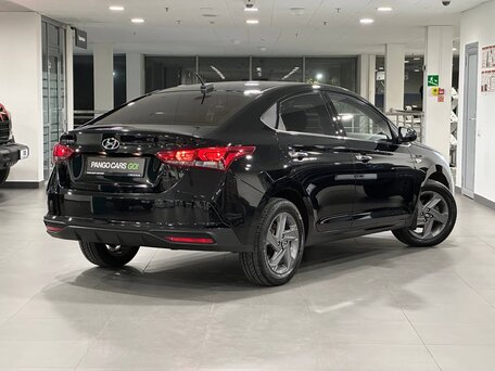 2020 Hyundai Solaris II Рестайлинг, чёрный, 1680000 рублей, вид 2