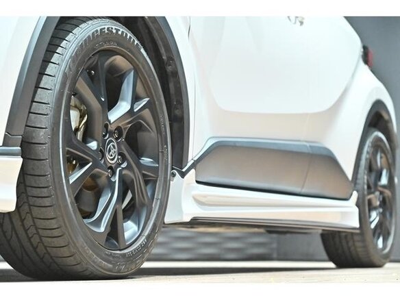 2023 Toyota C-HR I Рестайлинг, белый - вид 15