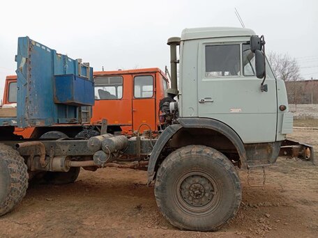 1992 КамАЗ 43118, белый, 1400000 рублей, вид 3