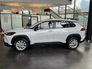 2026 Toyota Corolla Cross I Рестайлинг, белый, 3790000 рублей, вид 2