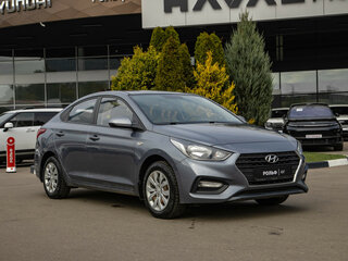 2017 Hyundai Solaris II, серый, 1038000 рублей, вид 2