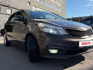 2016 Kia Rio III Рестайлинг, коричневый, 1300000 рублей, вид 2