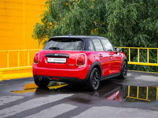 2020 Mini Hatch Cooper III (F55/F56) Рестайлинг, красный, 2349000 рублей, вид 5