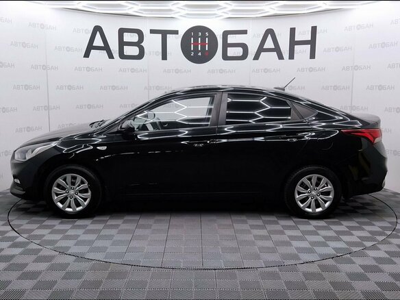 2018 Hyundai Solaris II, чёрный, 1149000 рублей - вид 3