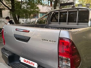 2015 Toyota Hilux VIII, серебристый, 3150000 рублей, вид 3