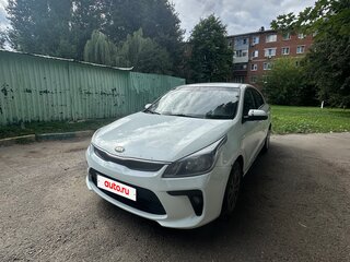 2019 Kia Rio IV, белый, 610000 рублей, вид 2