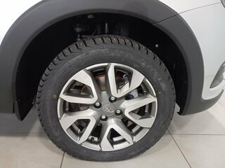 2026 Lada (ВАЗ) Granta Cross I Рестайлинг, серебристый, 1246000 рублей, вид 5