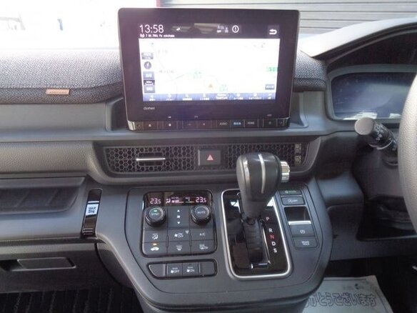 2022 Honda Stepwgn VI, чёрный, 2410016 рублей - вид 15
