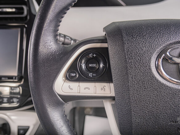 2016 Toyota Prius IV (XW50), белый, 1799000 рублей - вид 13