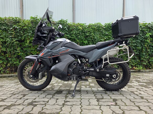 2022 KTM 890 Adventure, серый, 1100000 рублей - вид 1