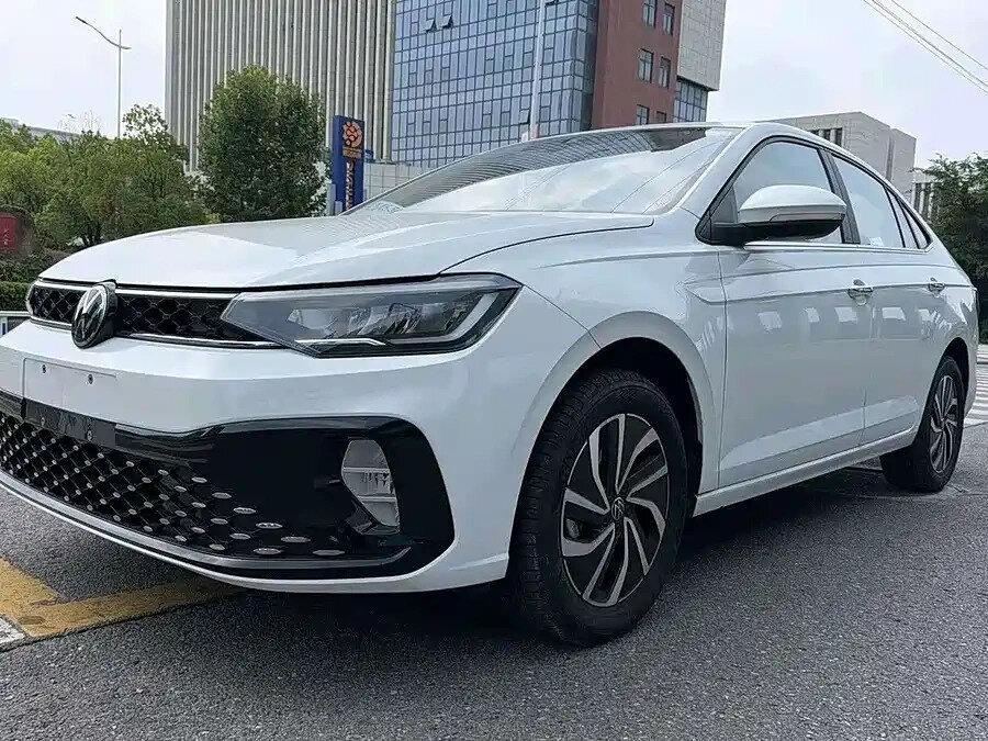 Открыть фотографии: Volkswagen Lavida XR