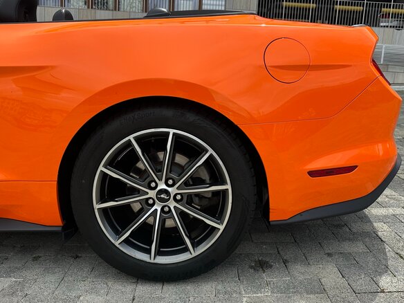 2019 Ford Mustang VI Рестайлинг, оранжевый - вид 14