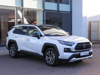 2024 Toyota RAV4 V (XA50), белый, 3799000 рублей, вид 3