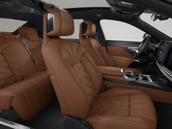 2026 BMW 7 серии 740 xDrive VII (G70) Рестайлинг, чёрный, 23160000 рублей - вид 16