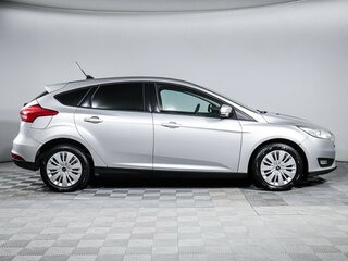 2017 Ford Focus III Рестайлинг, серебристый, 899000 рублей, вид 4