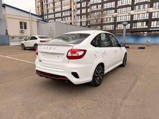 2026 Lada (ВАЗ) Granta Sport I Рестайлинг, белый, 1561000 рублей, вид 2