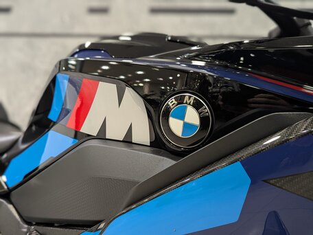 2024 BMW M 1000 XR, чёрный, 2800000 рублей, вид 4