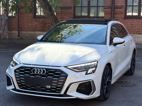 2023 Audi A3 Sportback 35 TFSI IV (8Y), белый, 2360000 рублей, вид 1