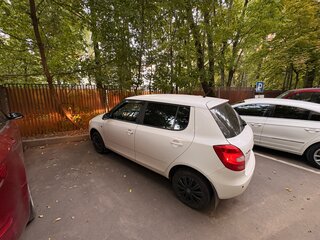 2013 Skoda Fabia II Рестайлинг, белый, 480000 рублей, вид 3