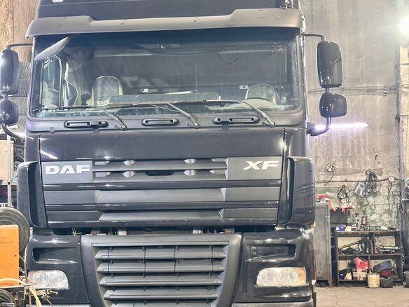 2008 DAF XF 105, чёрный, 2500000 рублей - вид 5