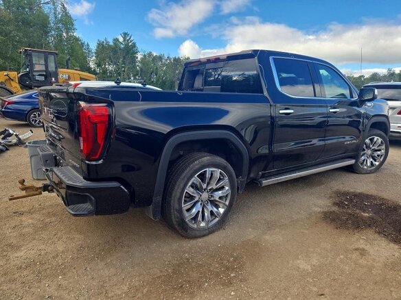 2025 GMC Sierra Crew Cab IV Рестайлинг, чёрный, 5500000 рублей - вид 2