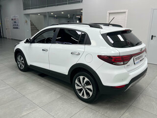 2019 Kia Rio X-Line IV, белый, 1690000 рублей, вид 4