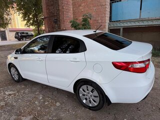 2012 Kia Rio 5-speed III, белый, 750000 рублей, вид 3