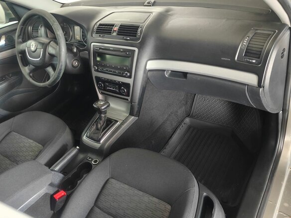 2012 Skoda Octavia II (A5) Рестайлинг, бежевый - вид 9