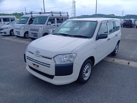 2017 Toyota Probox I Рестайлинг, белый, 819000 рублей, вид 1