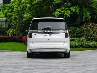 2026 Zeekr 009 I Рестайлинг, белый, 10990000 рублей, вид 4