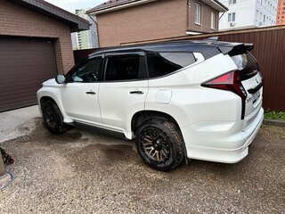 2022 Mitsubishi Montero Sport III Рестайлинг, белый, 3980000 рублей, вид 4